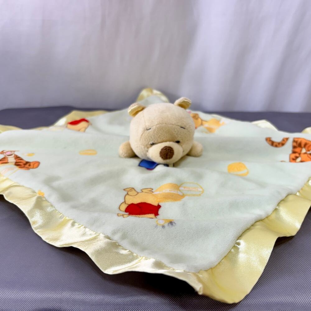 Kids Preferred Disney Winnie the Pooh Plush Lovey Blanket Yellow Satin Edge 14"